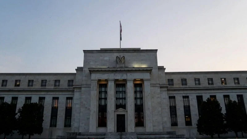 Federal Reserve News Today: Interest Rate Decision and Economist Predictions